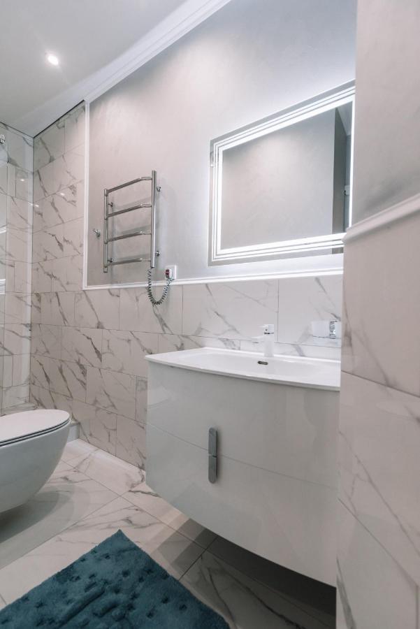 Royal Tower Vip Smart Apartments 1 Киев Екстериор снимка