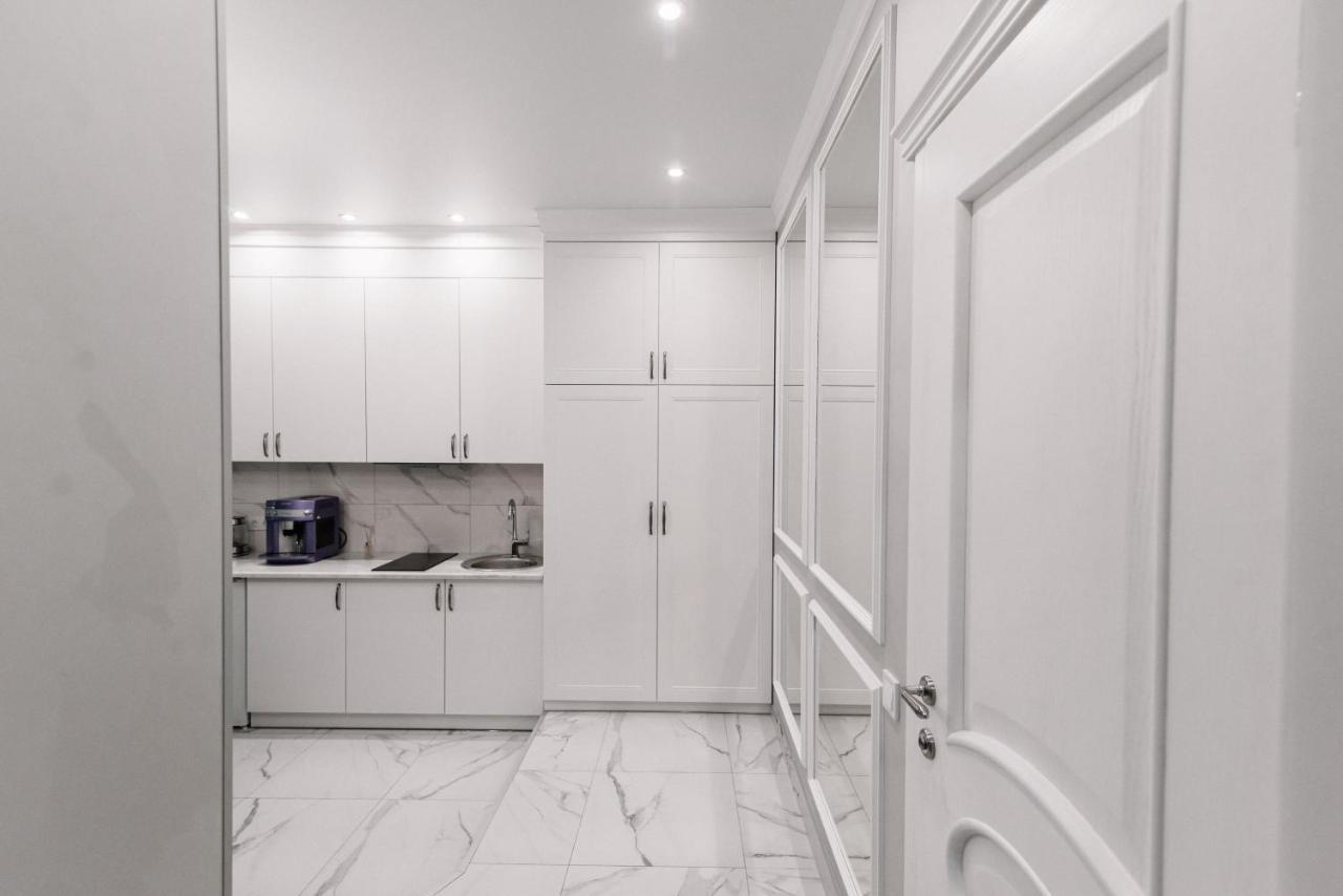Royal Tower Vip Smart Apartments 1 Киев Екстериор снимка