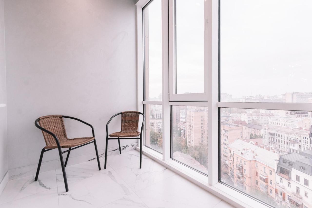 Royal Tower Vip Smart Apartments 1 Киев Екстериор снимка
