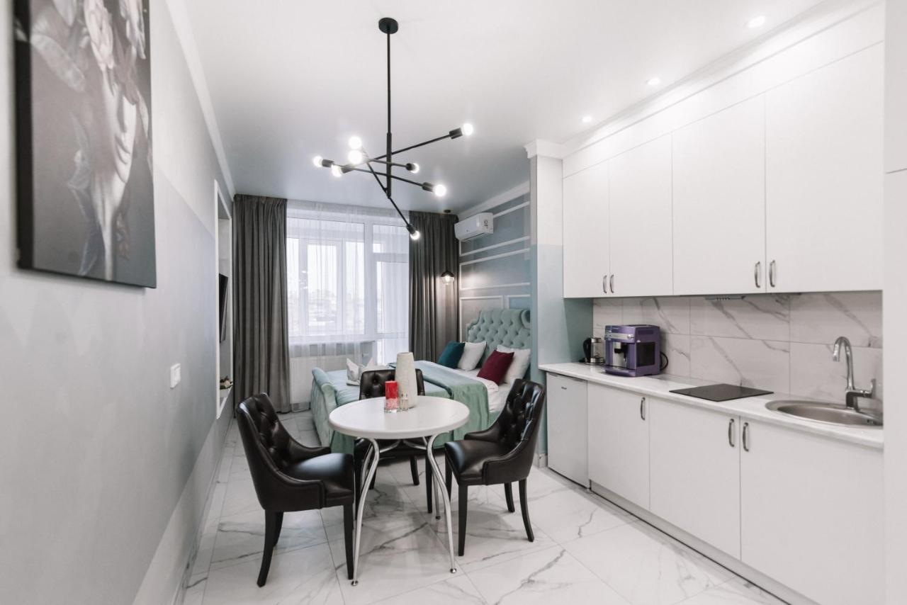 Royal Tower Vip Smart Apartments 1 Киев Екстериор снимка
